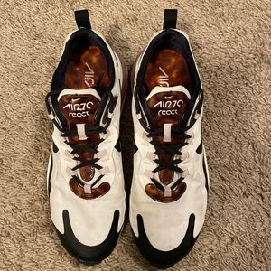 Women’s NIKE Airmax Size 10- excellent condition